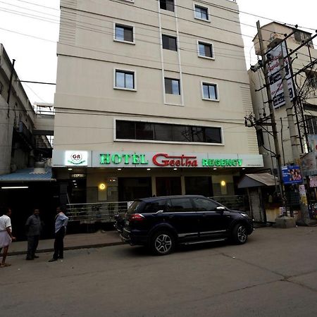 Geetha Regency Hotel คุนตูร์ ภายนอก รูปภาพ