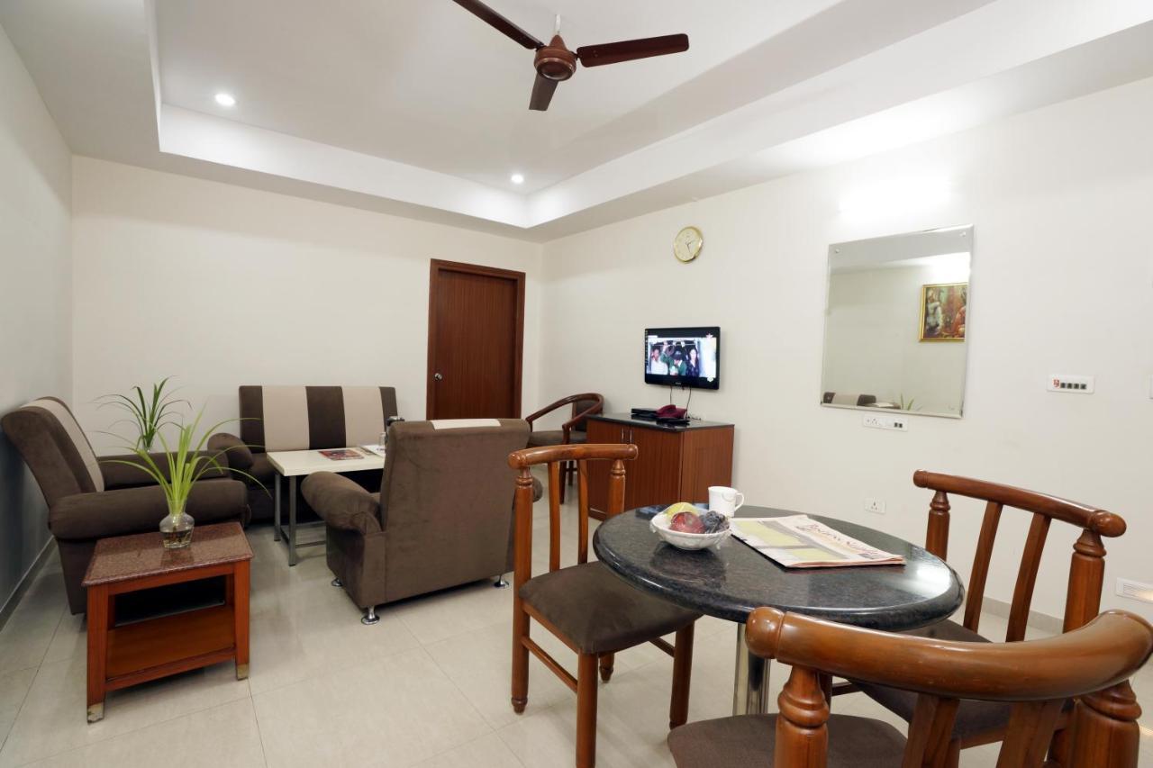 Geetha Regency Hotel คุนตูร์ ภายนอก รูปภาพ