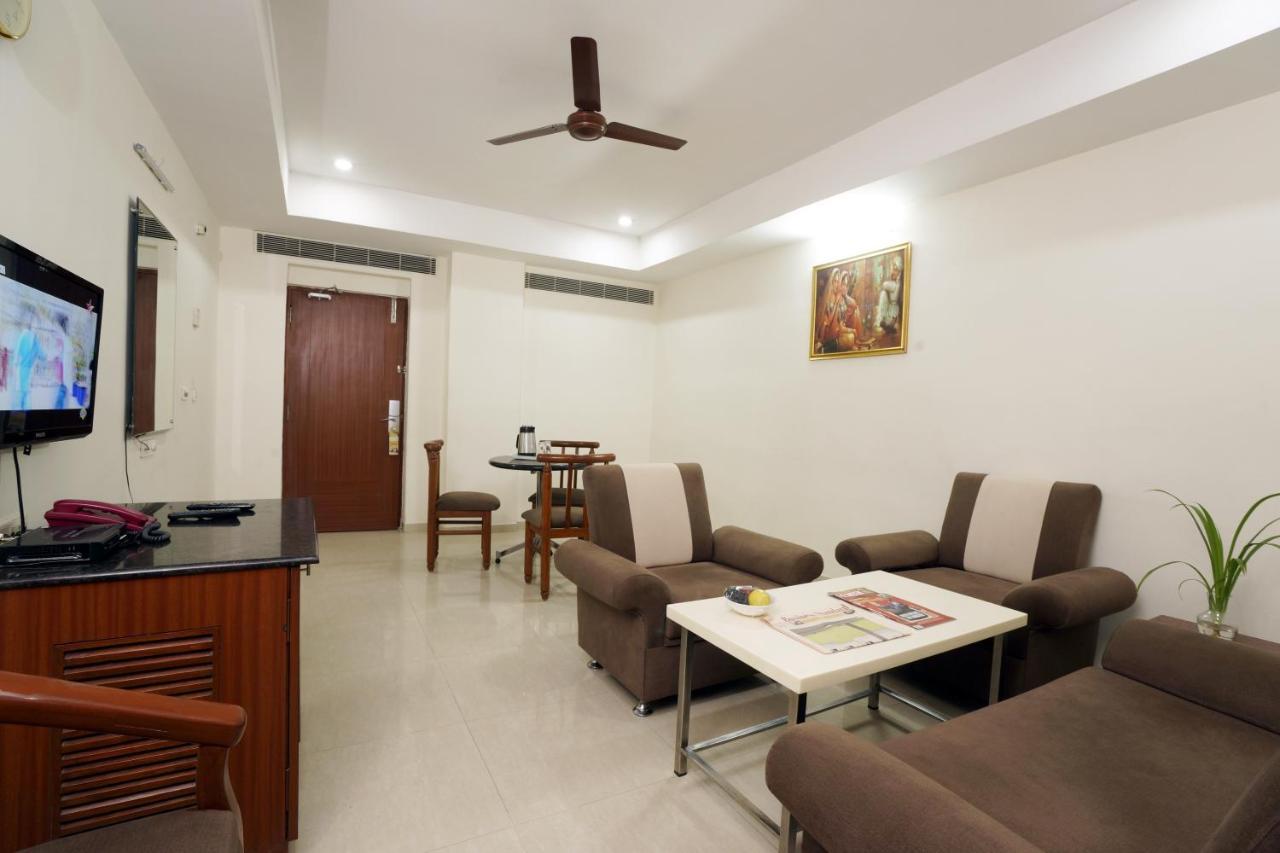 Geetha Regency Hotel คุนตูร์ ภายนอก รูปภาพ