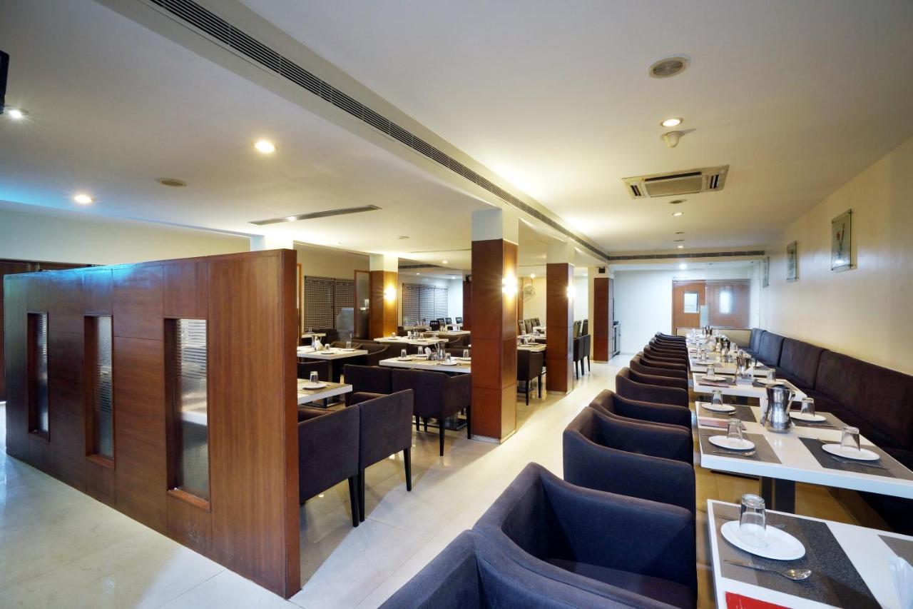 Geetha Regency Hotel คุนตูร์ ภายนอก รูปภาพ